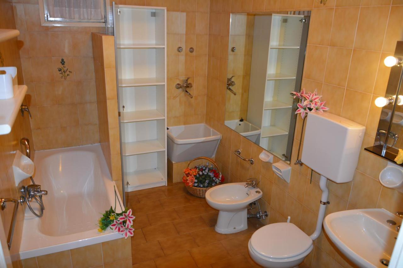 Casa Del Sole Aparthotel Colico Luaran gambar
