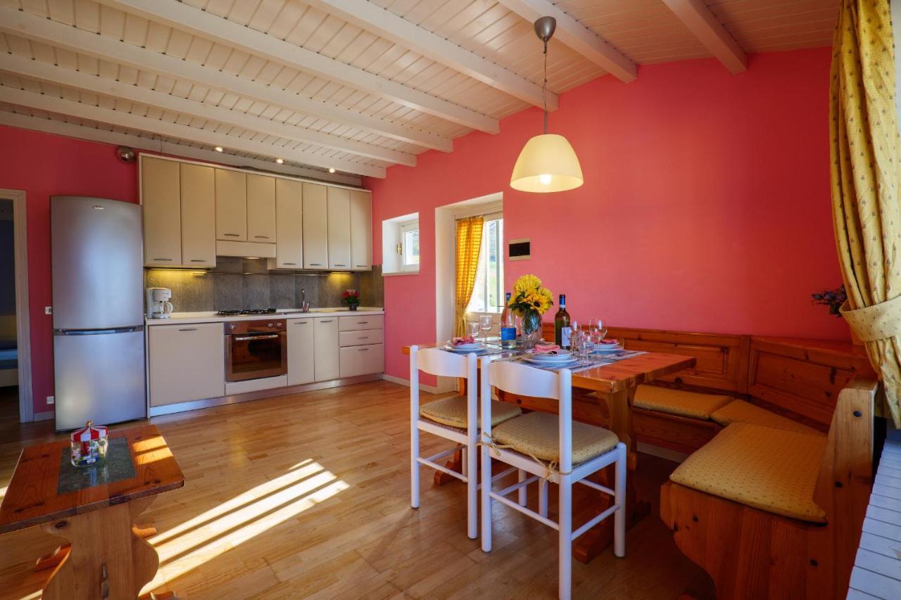 Casa Del Sole Aparthotel Colico Luaran gambar